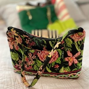 Vera Bradley « Botanical » coral black green floral Molly small hobo bag purse
